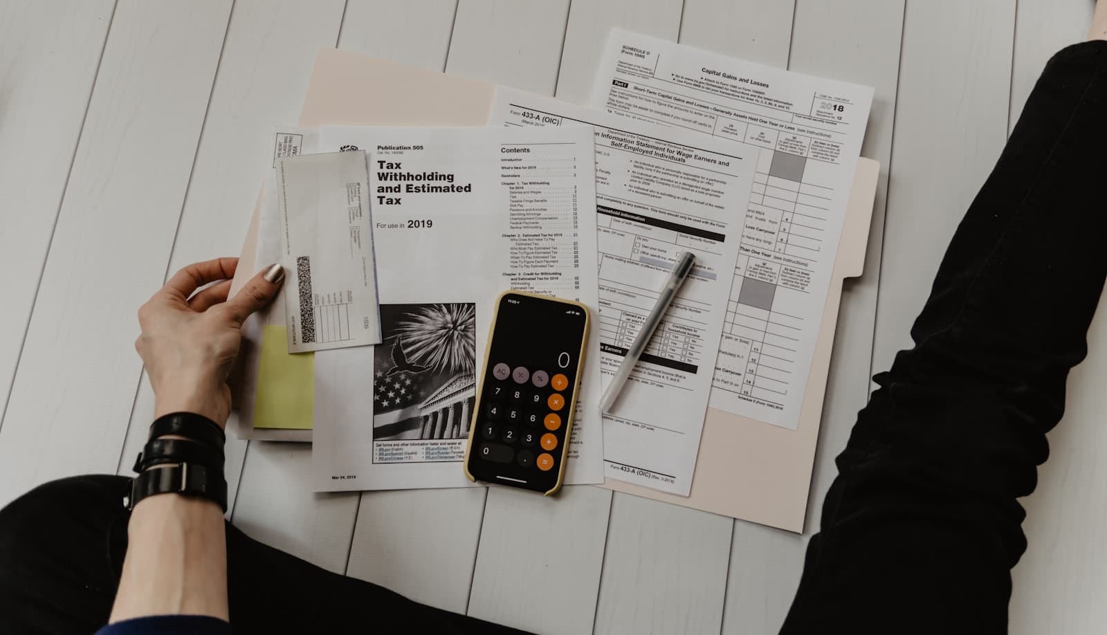 Accounting desk representing Sri Lanka VAT tax invoice format readiness